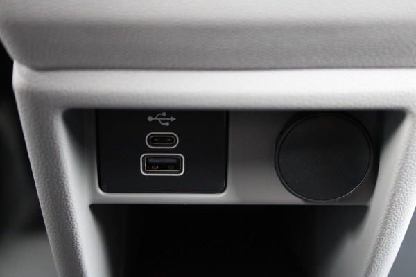 Ford Transit Custom 320 2.0 TDCI L2H1 Trend DC 150 pk - LED Koplampen - 5 Zits - 2x Schuifdeur - Stoelverwarming - Privacyglass