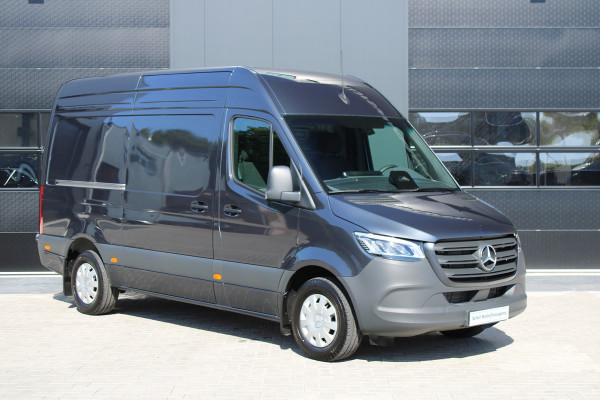 Mercedes-Benz Sprinter 317CDI L2H2 Select - LED - Mbux 10 - 3.5t Trekhaak - Geveerde Stoel - Betimmering - Camera - Carplay - Bind spot - Cruise - Rijk