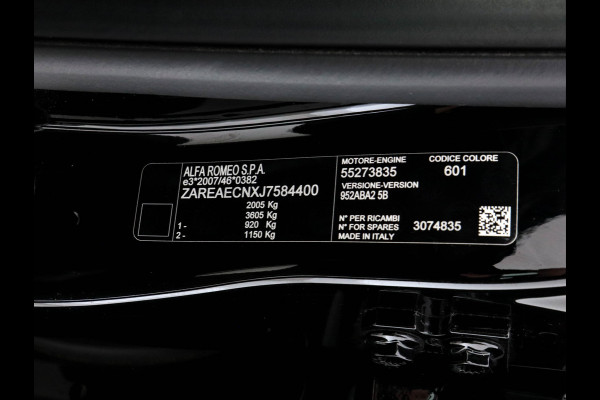 Alfa Romeo Giulia 2.0T Super Black-Line 200 Pk Aut. *NAVI-FULLMAP | 1/2-LEATHER | DAB | ECC | PDC | CRUISE | COMFORT-SEATS | BREMSA-BRAKES | 17"ALU*.