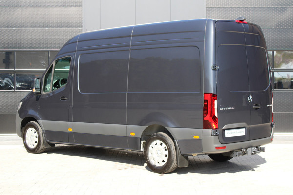 Mercedes-Benz Sprinter 317CDI L2H2 Select - LED - Mbux 10 - 3.5t Trekhaak - Geveerde Stoel - Betimmering - Camera - Carplay - Bind spot - Cruise - Rijk