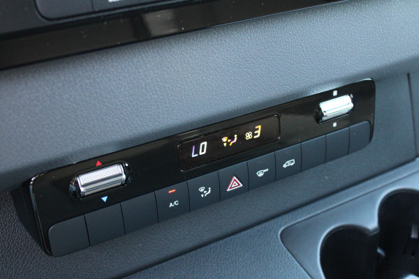 Mercedes-Benz Sprinter 317CDI L2H2 Select - LED - Mbux 10 - 3.5t Trekhaak - Geveerde Stoel - Betimmering - Camera - Carplay - Bind spot - Cruise - Rijk