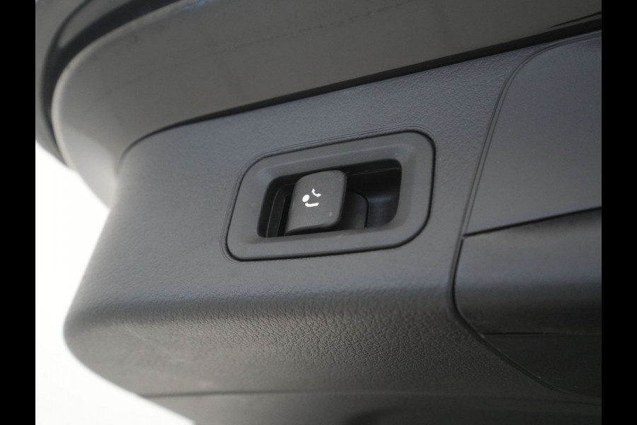 Mercedes-Benz B-Klasse 250 e Business Solution AMG Limited Panorama BurmesterSound Carplay Stoelverwarming Ambient Lighting