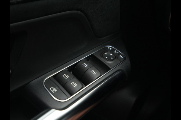 Mercedes-Benz B-Klasse 250 e Business Solution AMG Limited Panorama BurmesterSound Carplay Stoelverwarming Ambient Lighting