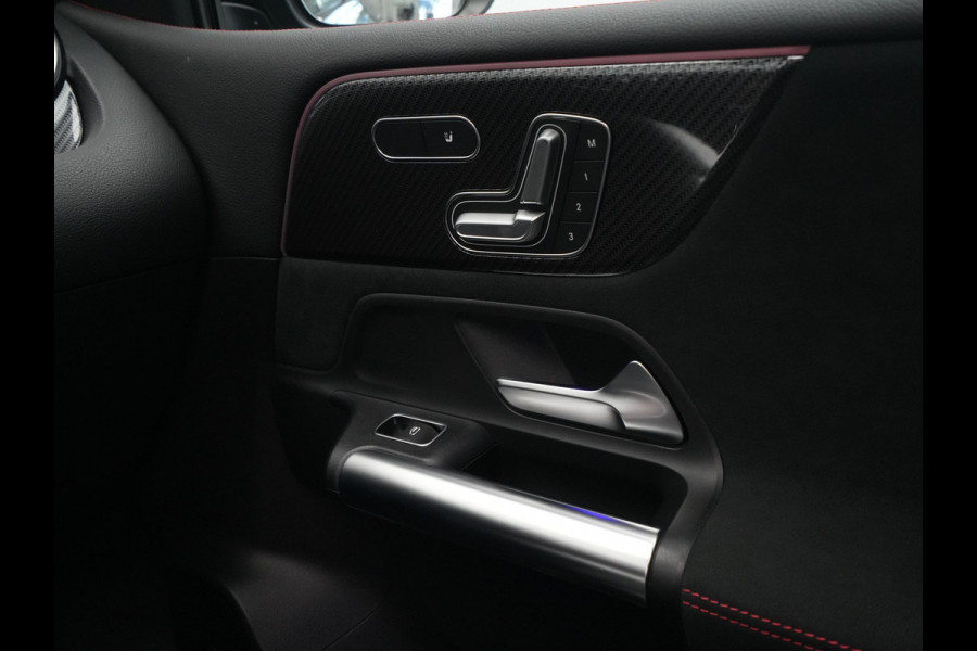 Mercedes-Benz B-Klasse 250 e Business Solution AMG Limited Panorama BurmesterSound Carplay Stoelverwarming Ambient Lighting