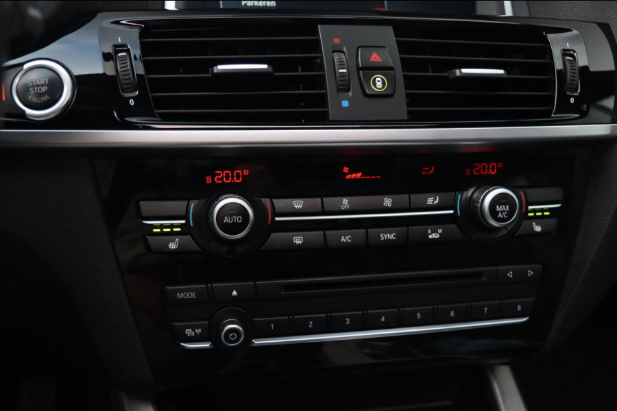 BMW X4 XDrive20i / PANODAK / HUD / KEYLESS / DODEHOEK / MEMORY / 18''