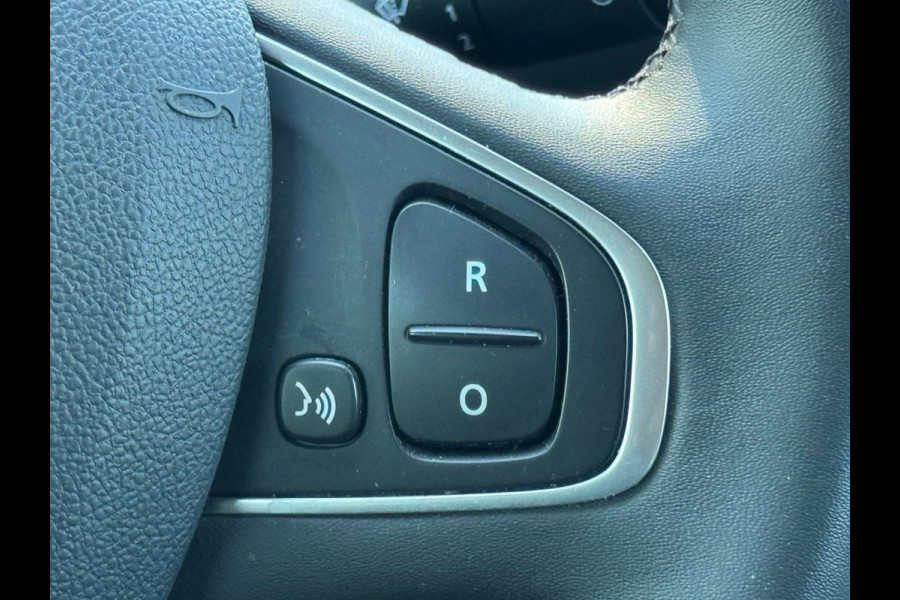 Renault Clio 0.9 TCe Limited, navigatie, cruise control, airco,Nederlandse auto met nationale auto pas