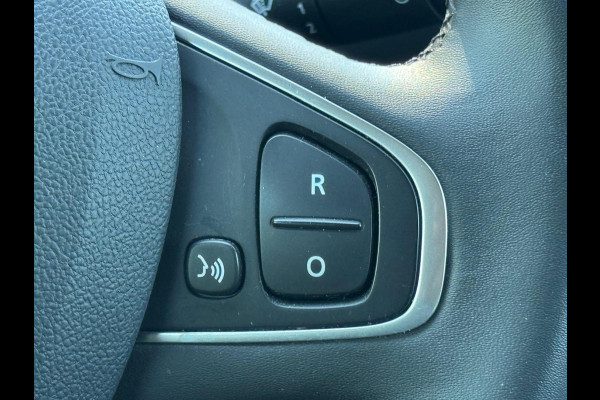 Renault Clio 0.9 TCe Limited, navigatie, cruise control, airco,Nederlandse auto met nationale auto pas