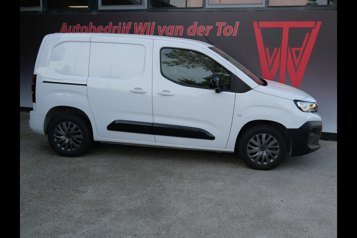 Peugeot Partner 1.5 BlueHDi 130 EAT8 | CARPLAY | LED | MAGIC MIRROR | TREKHAAK | 3-ZITS | NIEUWE TYPE!! Peugeot Partner 1.5 BlueHDi 130 EAT8 | CARPLAY | LED | MAGIC MIRROR | TREKHAAK | 3-ZITS | NIEUWE TYPE!!