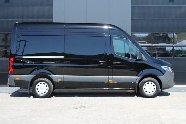 Mercedes-Benz Sprinter 317CDI L2H2 Select - LED - Mbux 10 - 3.5t Trekhaak - Geveerde Stoel - Betimmering - Camera - Carplay - Blind spot - Cruise - Rij