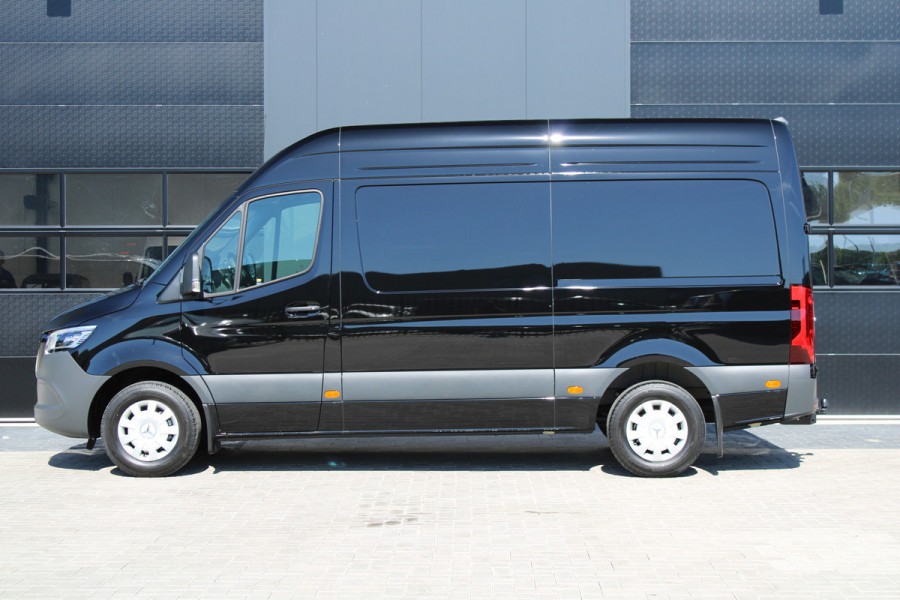 Mercedes-Benz Sprinter 317CDI L2H2 Select - LED - Mbux 10 - 3.5t Trekhaak - Geveerde Stoel - Betimmering - Camera - Carplay - Blind spot - Cruise - Rij