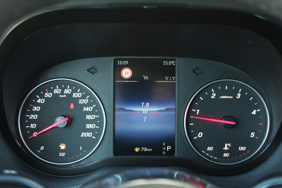 Mercedes-Benz Sprinter 317CDI L2H2 Select - LED - Mbux 10 - 3.5t Trekhaak - Geveerde Stoel - Betimmering - Camera - Carplay - Blind spot - Cruise - Rij