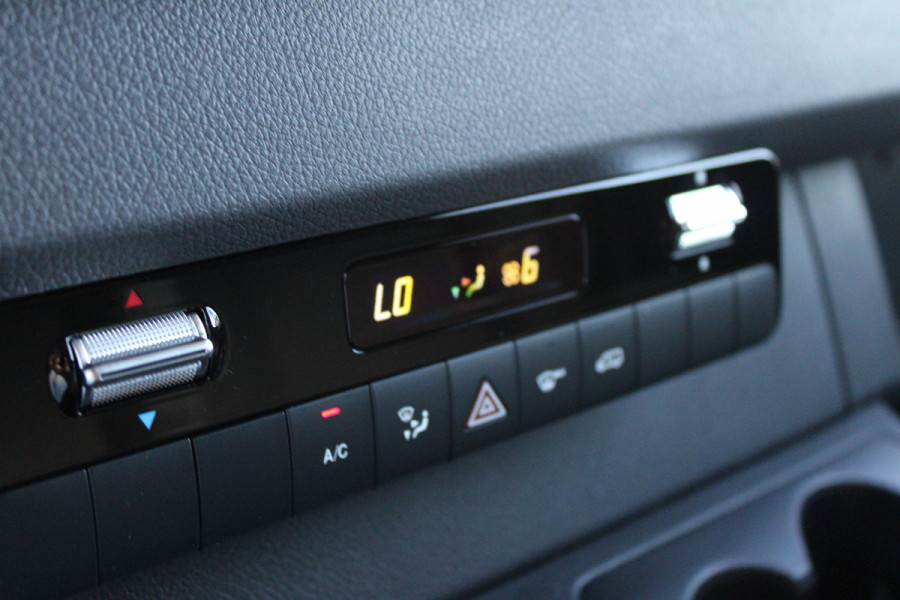Mercedes-Benz Sprinter 317CDI L2H2 Select - LED - Mbux 10 - 3.5t Trekhaak - Geveerde Stoel - Betimmering - Camera - Carplay - Blind spot - Cruise - Rij