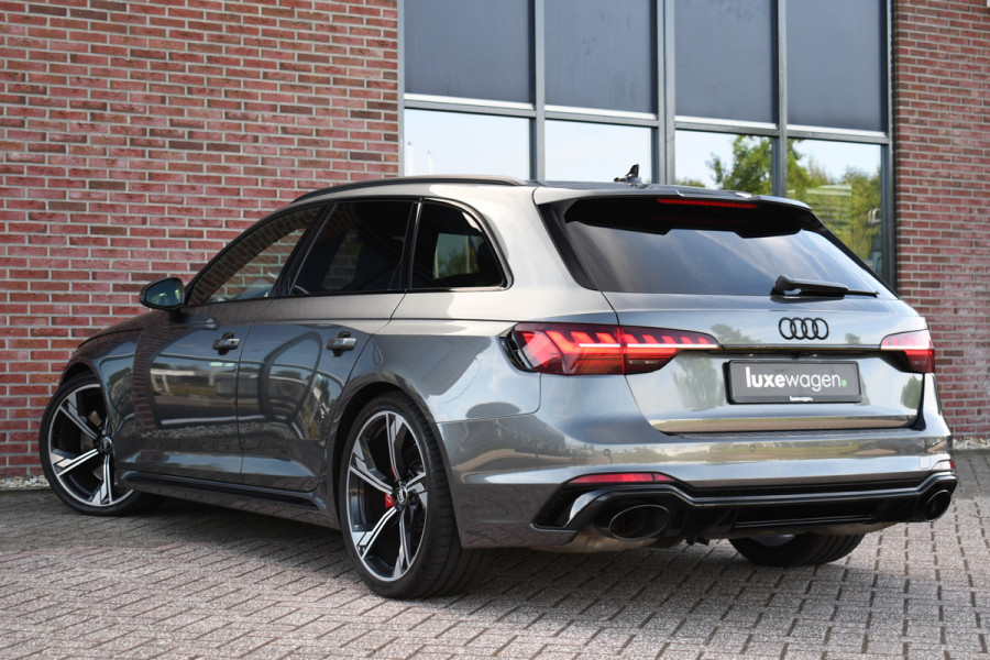 Audi RS4 Avant 2.9 TFSI quattro Pano Optic-black Massage Sfeer Camera