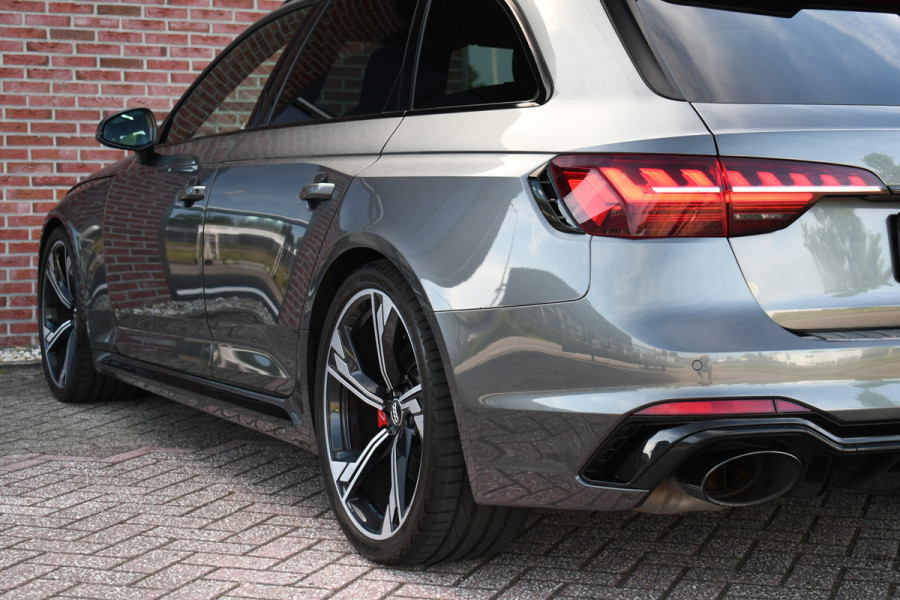Audi RS4 Avant 2.9 TFSI quattro Pano Optic-black Massage Sfeer Camera