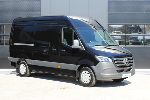 Mercedes-Benz Sprinter 317CDI L2H2 Select - LED - Mbux 10 - 3.5t Trekhaak - Geveerde Stoel - Betimmering - Camera - Carplay - Blind spot - Cruise - Rij