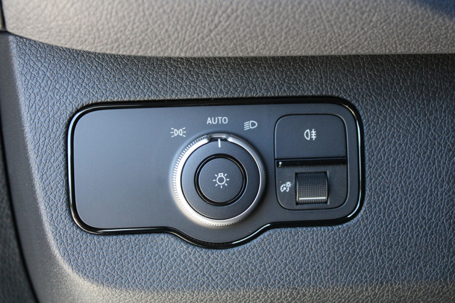 Mercedes-Benz Sprinter 317CDI L2H2 Select - LED - Mbux 10 - 3.5t Trekhaak - Geveerde Stoel - Betimmering - Camera - Carplay - Blind spot - Cruise - Rij