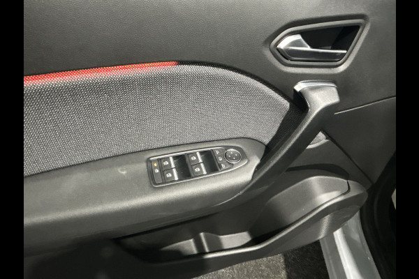 Renault Symbioz 1.6 E-Tech full hybrid 145 techno | Panoramadak | LED lampen | Adaptive cruise control