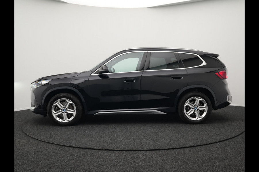 BMW X1 xDrive30e 326pk Plug In Hybrid PHEV | Trekhaak Af Fabriek | Panoramadak | Harman Kardon | Leder stoelen Verwarmd | Apple Carplay |