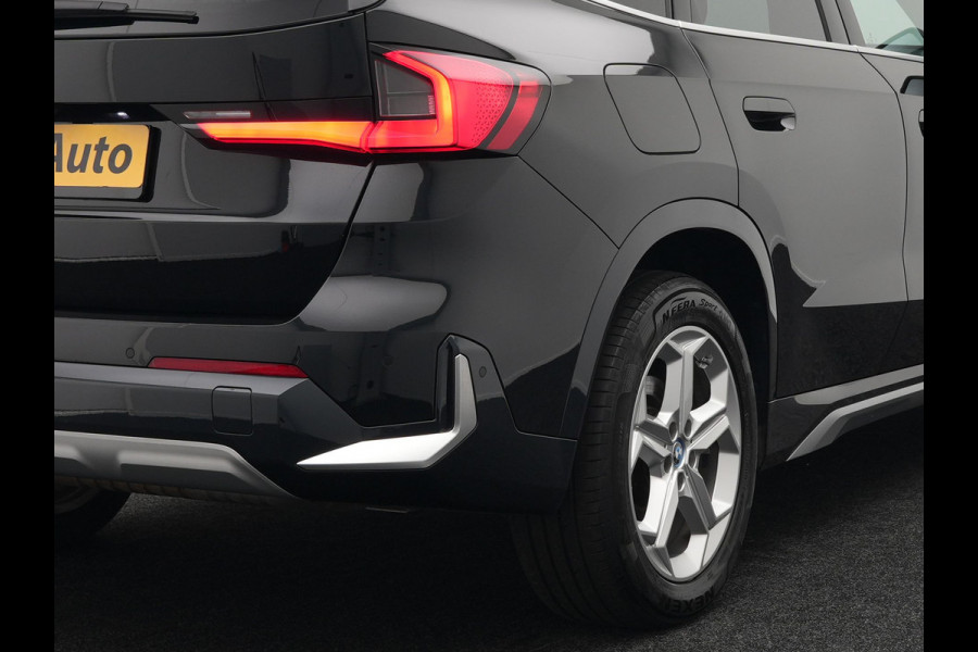 BMW X1 xDrive30e 326pk Plug In Hybrid PHEV | Trekhaak Af Fabriek | Panoramadak | Harman Kardon | Leder stoelen Verwarmd | Apple Carplay |