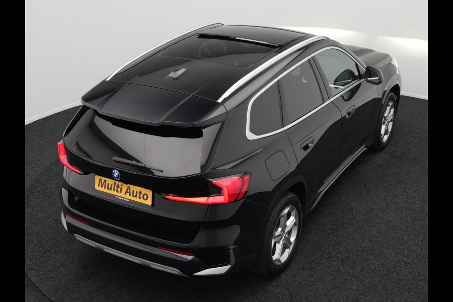 BMW X1 xDrive30e 326pk Plug In Hybrid PHEV | Trekhaak Af Fabriek | Panoramadak | Harman Kardon | Leder stoelen Verwarmd | Apple Carplay |