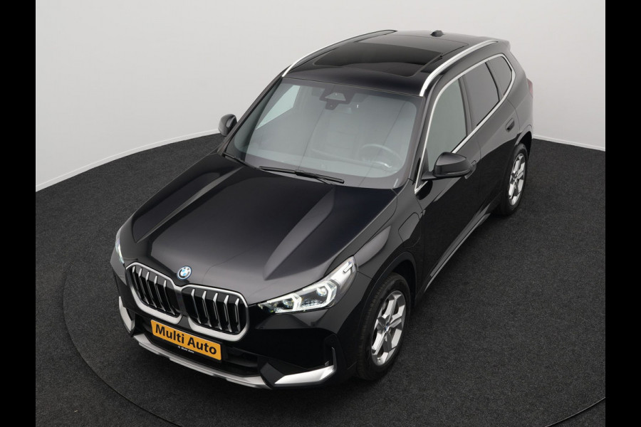 BMW X1 xDrive30e 326pk Plug In Hybrid PHEV | Trekhaak Af Fabriek | Panoramadak | Harman Kardon | Leder stoelen Verwarmd | Apple Carplay |
