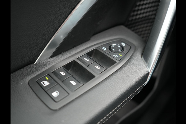 BMW X1 xDrive30e 326pk Plug In Hybrid PHEV | Trekhaak Af Fabriek | Panoramadak | Harman Kardon | Leder stoelen Verwarmd | Apple Carplay |
