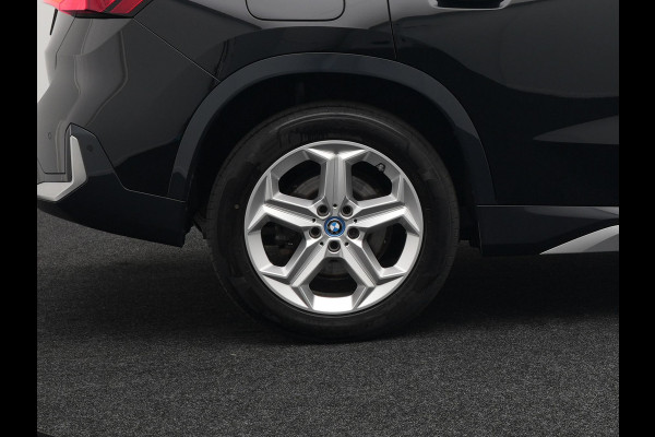 BMW X1 xDrive30e 326pk Plug In Hybrid PHEV | Trekhaak Af Fabriek | Panoramadak | Harman Kardon | Leder stoelen Verwarmd | Apple Carplay |