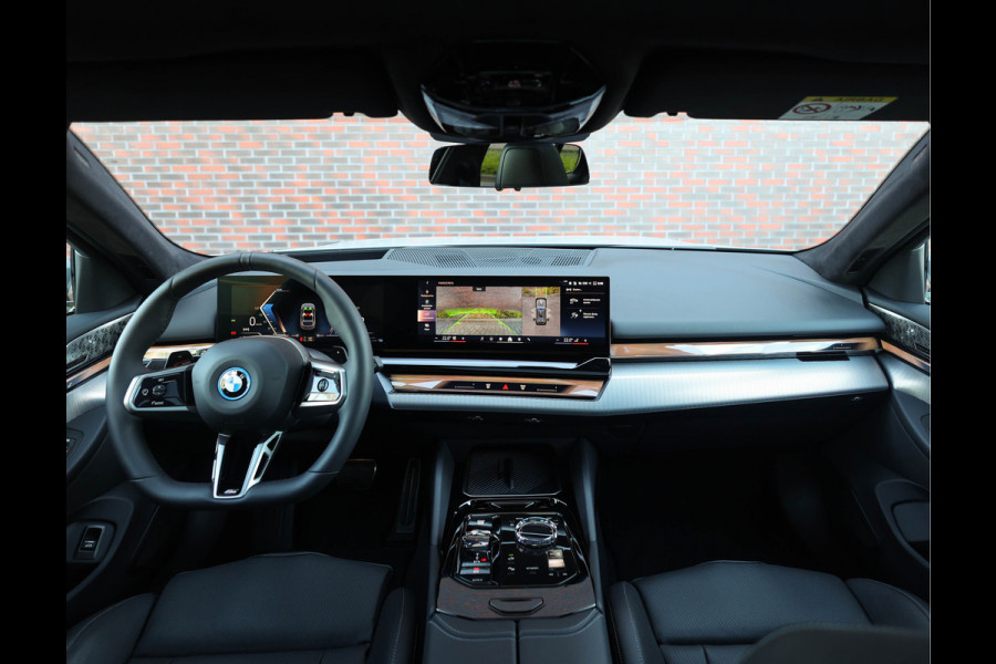 BMW 5 Serie Touring 550e xDrive *Direct leverbaar!*Full option*