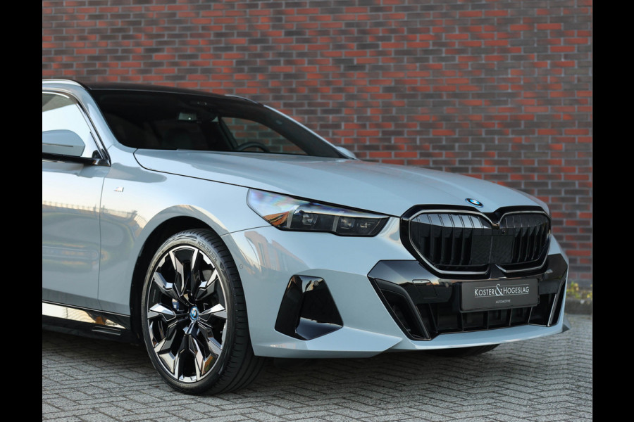 BMW 5 Serie Touring 550e xDrive *Direct leverbaar!*Full option*