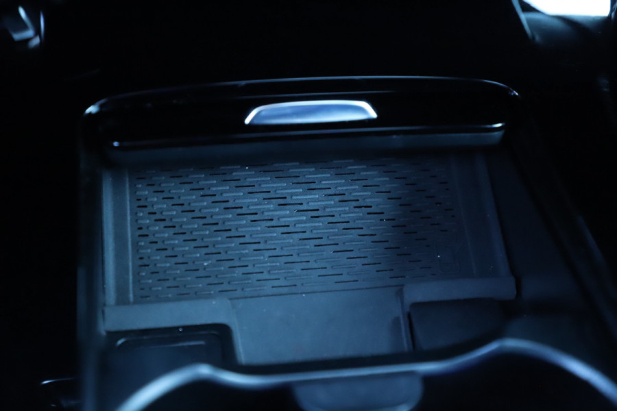 Mercedes-Benz A-Klasse 180 AMG Aut7 | Head-up | Keyles-go | Burmester | Pano | Sfeerverlichting | Multi-beam | 2023.
