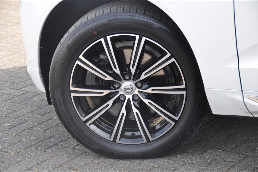 Volvo XC60 T8 390PK Automaat AWD Inscription /Navigatie / Semi-elektrisch inklapbare trekhaak / Panoramisch schuif/kantel dak / Cruise Control / Elektrische verstelbare stoelen / bestuurderstoel met geheugen functie / Apple Carplay / Android Auto /