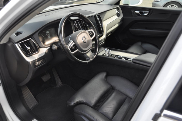 Volvo XC60 T8 390PK Automaat AWD Inscription /Navigatie / Semi-elektrisch inklapbare trekhaak / Panoramisch schuif/kantel dak / Cruise Control / Elektrische verstelbare stoelen / bestuurderstoel met geheugen functie / Apple Carplay / Android Auto /