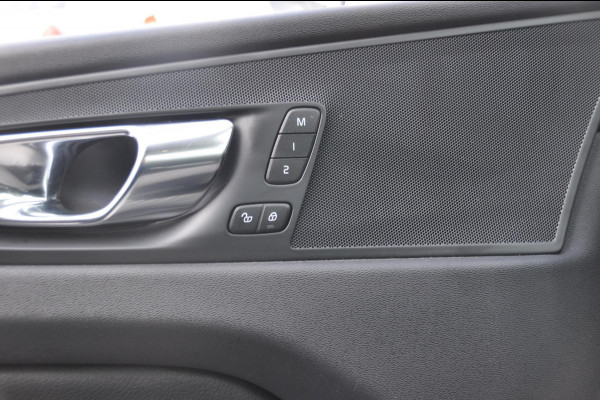 Volvo XC60 T8 390PK Automaat AWD Inscription /Navigatie / Semi-elektrisch inklapbare trekhaak / Panoramisch schuif/kantel dak / Cruise Control / Elektrische verstelbare stoelen / bestuurderstoel met geheugen functie / Apple Carplay / Android Auto /