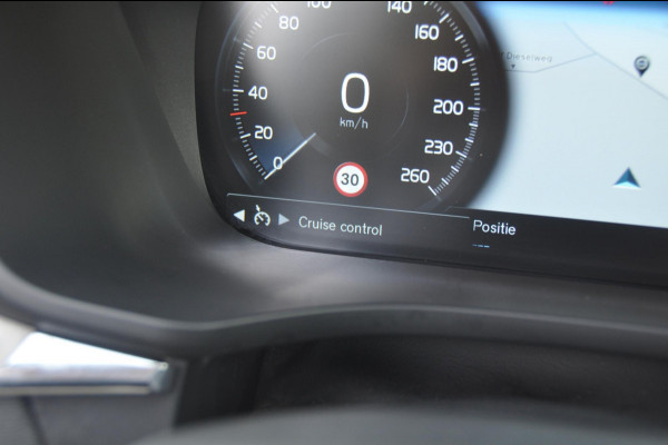 Volvo XC60 T8 390PK Automaat AWD Inscription /Navigatie / Semi-elektrisch inklapbare trekhaak / Panoramisch schuif/kantel dak / Cruise Control / Elektrische verstelbare stoelen / bestuurderstoel met geheugen functie / Apple Carplay / Android Auto /