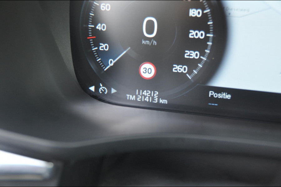 Volvo XC60 T8 390PK Automaat AWD Inscription /Navigatie / Semi-elektrisch inklapbare trekhaak / Panoramisch schuif/kantel dak / Cruise Control / Elektrische verstelbare stoelen / bestuurderstoel met geheugen functie / Apple Carplay / Android Auto /