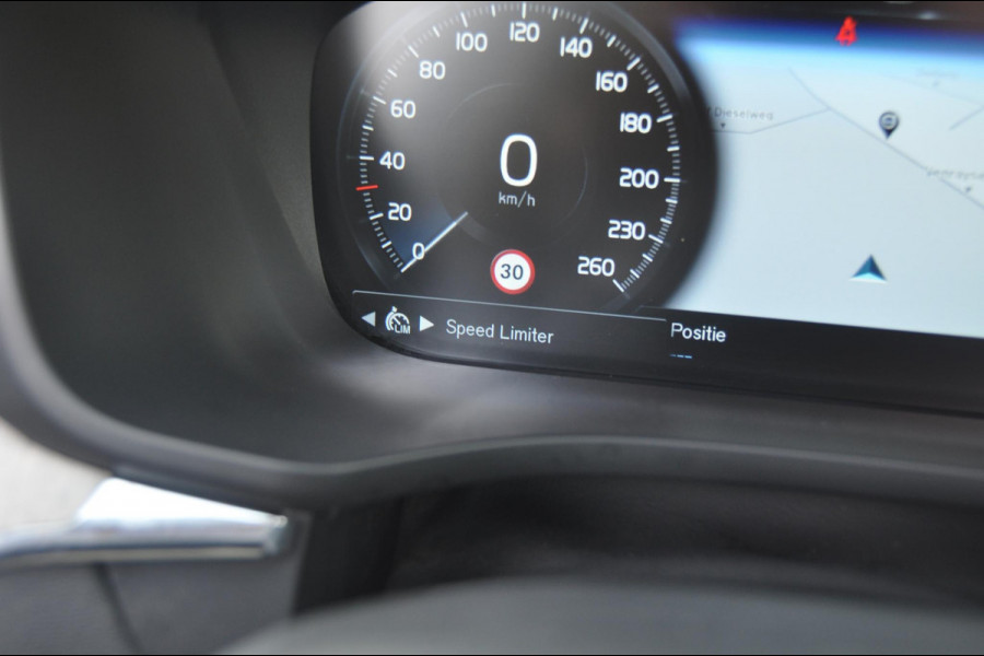 Volvo XC60 T8 390PK Automaat AWD Inscription /Navigatie / Semi-elektrisch inklapbare trekhaak / Panoramisch schuif/kantel dak / Cruise Control / Elektrische verstelbare stoelen / bestuurderstoel met geheugen functie / Apple Carplay / Android Auto /