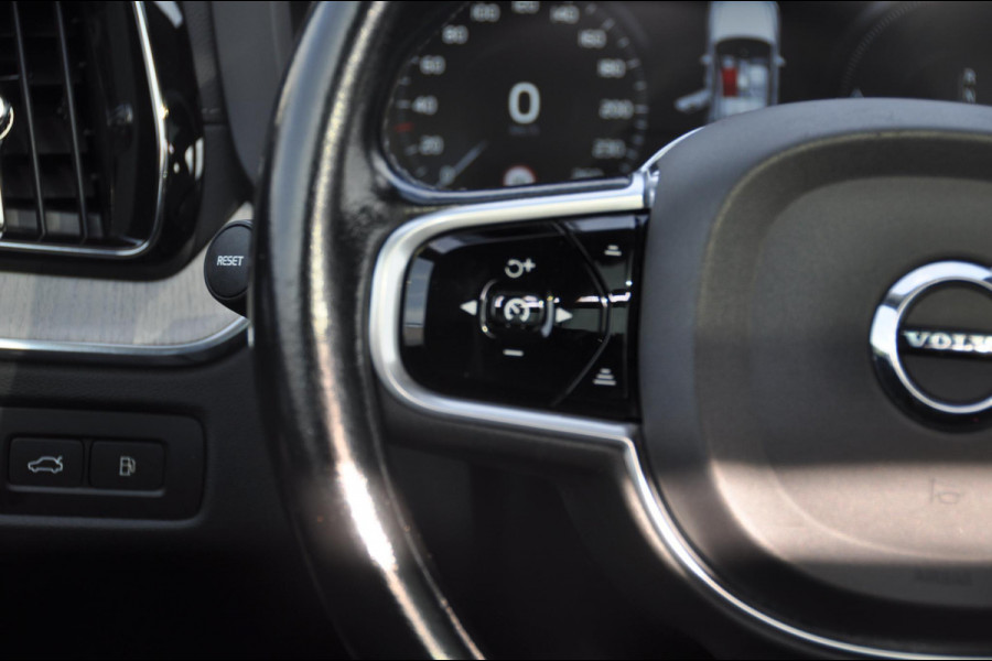 Volvo XC60 T8 390PK Automaat AWD Inscription /Navigatie / Semi-elektrisch inklapbare trekhaak / Panoramisch schuif/kantel dak / Cruise Control / Elektrische verstelbare stoelen / bestuurderstoel met geheugen functie / Apple Carplay / Android Auto /