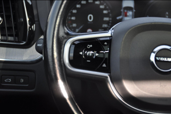 Volvo XC60 T8 390PK Automaat AWD Inscription /Navigatie / Semi-elektrisch inklapbare trekhaak / Panoramisch schuif/kantel dak / Cruise Control / Elektrische verstelbare stoelen / bestuurderstoel met geheugen functie / Apple Carplay / Android Auto /