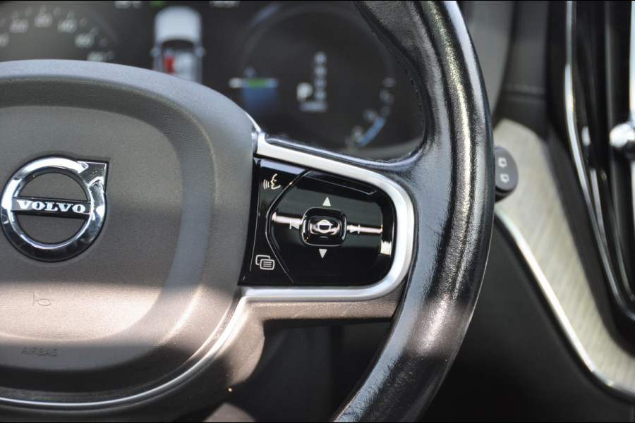 Volvo XC60 T8 390PK Automaat AWD Inscription /Navigatie / Semi-elektrisch inklapbare trekhaak / Panoramisch schuif/kantel dak / Cruise Control / Elektrische verstelbare stoelen / bestuurderstoel met geheugen functie / Apple Carplay / Android Auto /