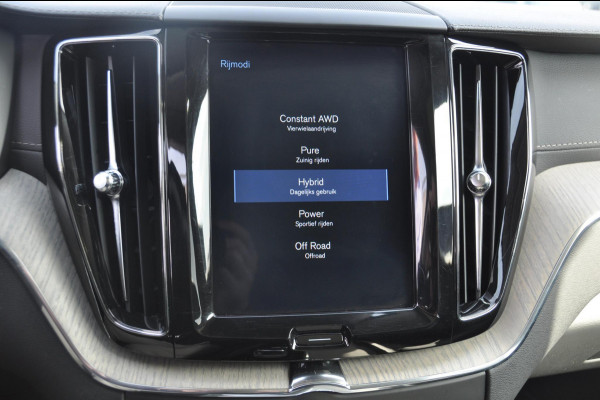 Volvo XC60 T8 390PK Automaat AWD Inscription /Navigatie / Semi-elektrisch inklapbare trekhaak / Panoramisch schuif/kantel dak / Cruise Control / Elektrische verstelbare stoelen / bestuurderstoel met geheugen functie / Apple Carplay / Android Auto /