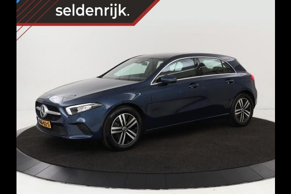 Mercedes-Benz A-Klasse 250e | Sfeerverlichting | Achteruitrijcamera | Cruise Control | Navigatie | Stoelverwarming | LMV | LED | DAB