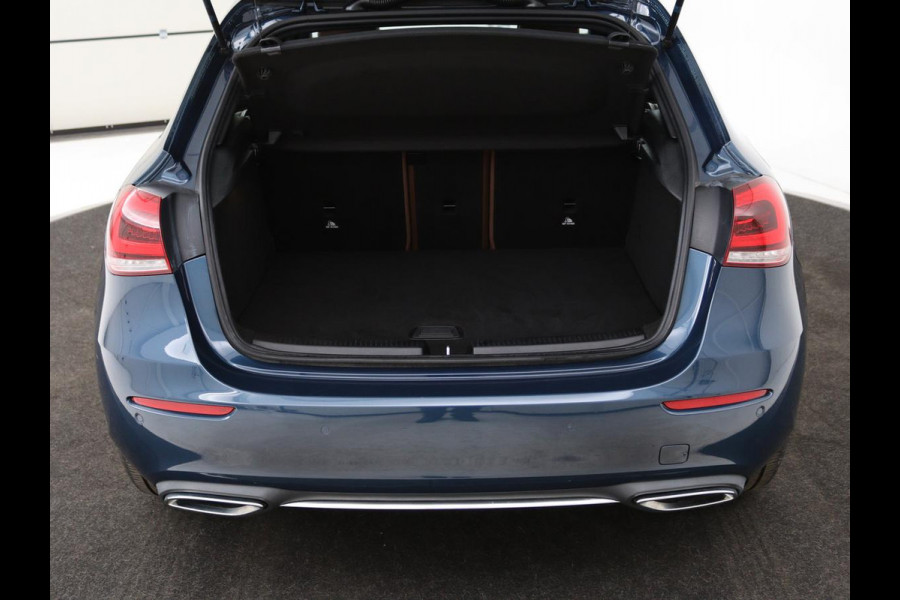 Mercedes-Benz A-Klasse 250e | Sfeerverlichting | Achteruitrijcamera | Cruise Control | Navigatie | Stoelverwarming | LMV | LED | DAB