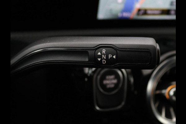 Mercedes-Benz A-Klasse 250e | Sfeerverlichting | Achteruitrijcamera | Cruise Control | Navigatie | Stoelverwarming | LMV | LED | DAB