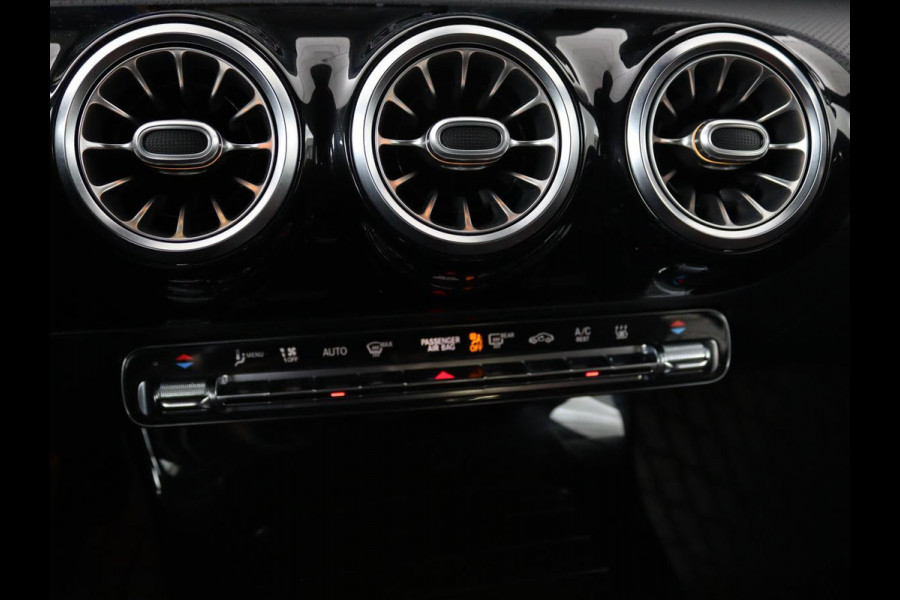 Mercedes-Benz A-Klasse 250e | Sfeerverlichting | Achteruitrijcamera | Cruise Control | Navigatie | Stoelverwarming | LMV | LED | DAB