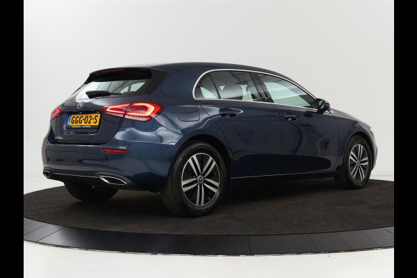 Mercedes-Benz A-Klasse 250e | Sfeerverlichting | Achteruitrijcamera | Cruise Control | Navigatie | Stoelverwarming | LMV | LED | DAB