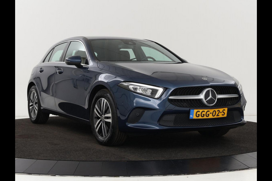 Mercedes-Benz A-Klasse 250e | Sfeerverlichting | Achteruitrijcamera | Cruise Control | Navigatie | Stoelverwarming | LMV | LED | DAB