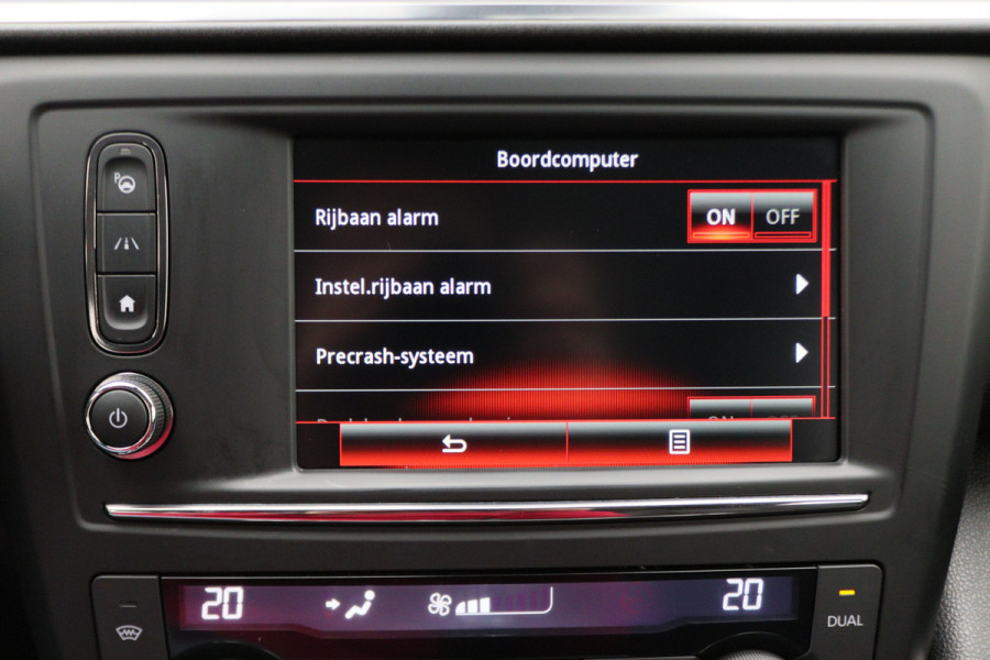 Renault Kadjar 1.6 TCe Bose Leer, Apple Carplay, LED, Keyless, Camera, Dodehoeksensor, 19"