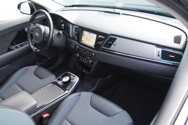 Kia e-Niro DynamicLine 64 kWh / Incl. BTW / Navigatie / Adaptieve Cruise Control / Climate Control