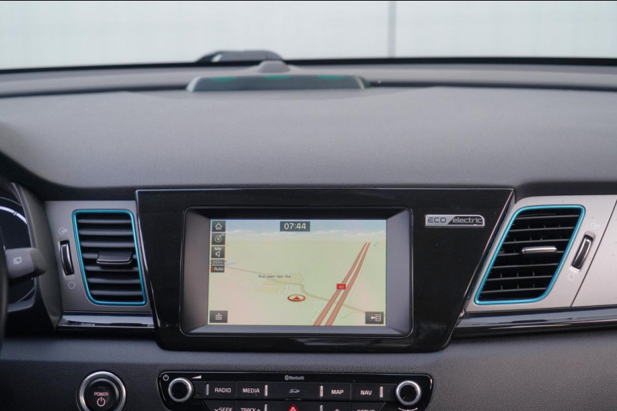 Kia e-Niro DynamicLine 64 kWh / Incl. BTW / Navigatie / Adaptieve Cruise Control / Climate Control