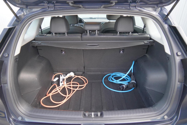 Kia e-Niro DynamicLine 64 kWh / Incl. BTW / Navigatie / Adaptieve Cruise Control / Climate Control